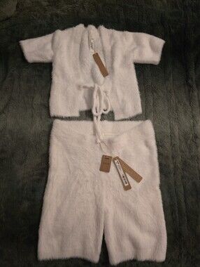 SKIMS Fuzzy Intimates Crop Top And Short Set - Soft White
